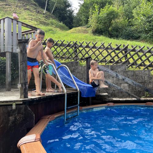 Küken und Pool