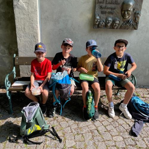 Halltag 3b